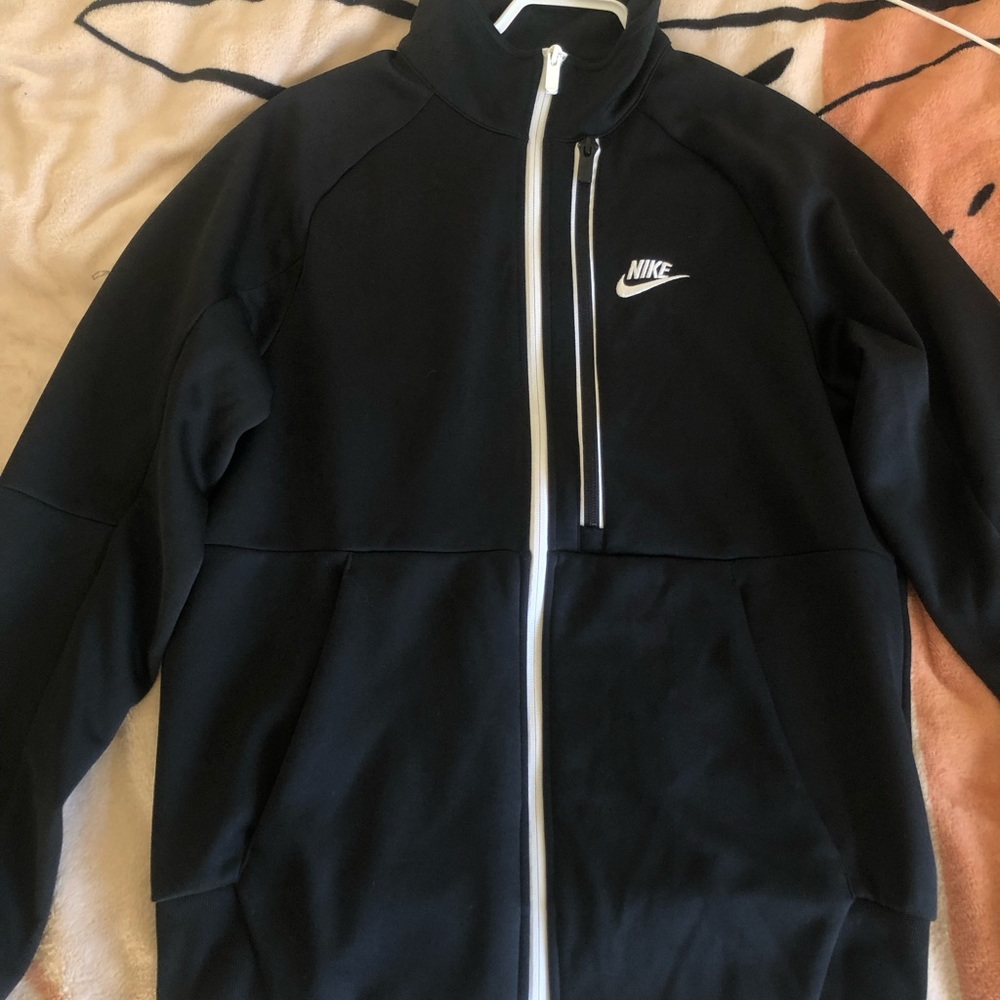 Nike zip